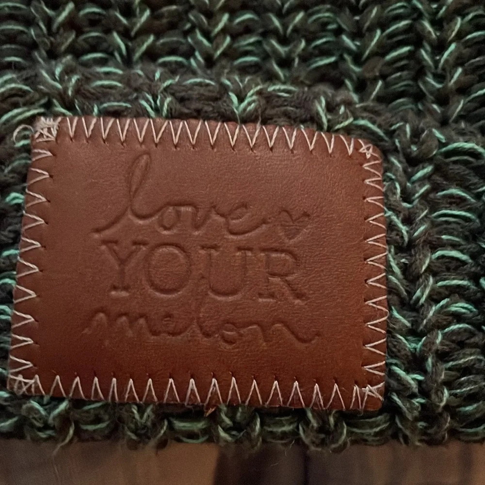 Love‎ your melon green speckled with Pom